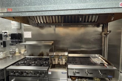 Immobilier commercial à vendre à Miami, Floride № 1954114 - photo 3