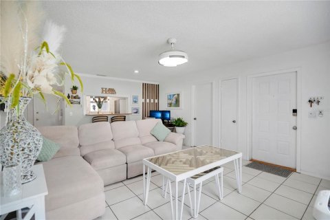 Townhouse in Orlando, Florida 2 bedrooms, 122.26 sq.m. № 2374147 - photo 27