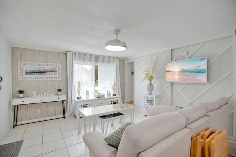 Townhouse in Orlando, Florida 2 bedrooms, 122.26 sq.m. № 2374147 - photo 29