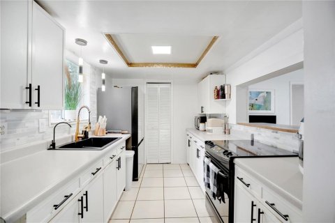 Townhouse in Orlando, Florida 2 bedrooms, 122.26 sq.m. № 2374147 - photo 6