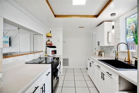 Townhouse in Orlando, Florida 2 bedrooms, 122.26 sq.m. № 2374147 - photo 7