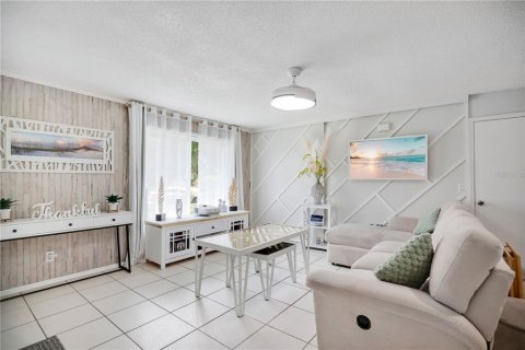 Townhouse in Orlando, Florida 2 bedrooms, 122.26 sq.m. № 2374147 - photo 4