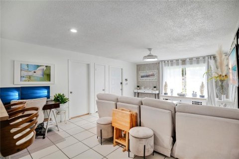 Townhouse in Orlando, Florida 2 bedrooms, 122.26 sq.m. № 2374147 - photo 30
