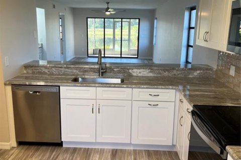 Copropriété à louer à Punta Gorda, Floride: 2 chambres, 114.08 m2 № 2103289 - photo 4
