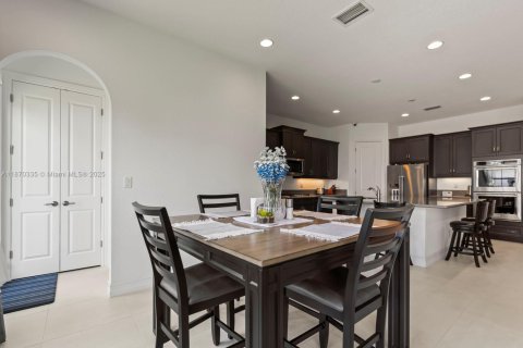 House in Parkland, Florida 4 bedrooms, 265.89 sq.m. № 1981816 - photo 10