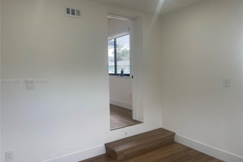 Снять в аренду виллу или дом в Холливуд, Флорида 3 спальни, 115.29м2, № 2005302 - фото 28