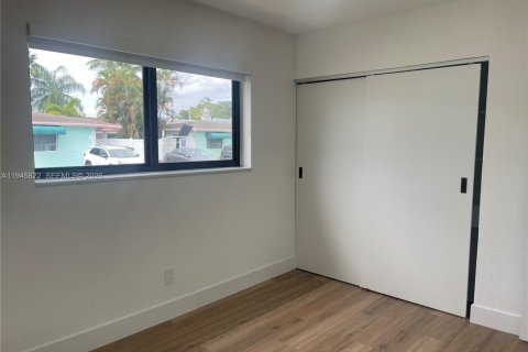 Снять в аренду виллу или дом в Холливуд, Флорида 3 спальни, 115.29м2, № 2005302 - фото 17