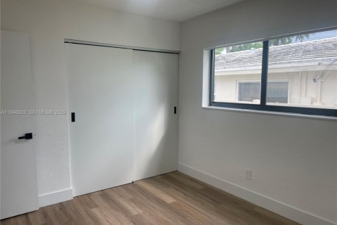 Снять в аренду виллу или дом в Холливуд, Флорида 3 спальни, 115.29м2, № 2005302 - фото 21