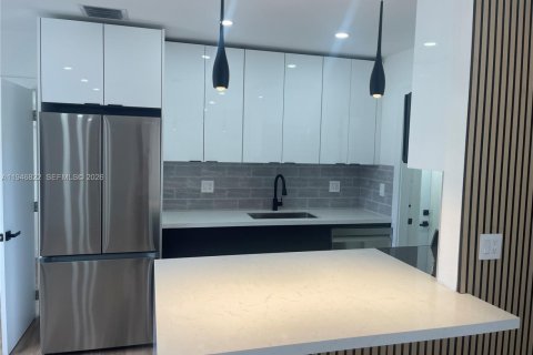 Снять в аренду виллу или дом в Холливуд, Флорида 3 спальни, 115.29м2, № 2005302 - фото 12