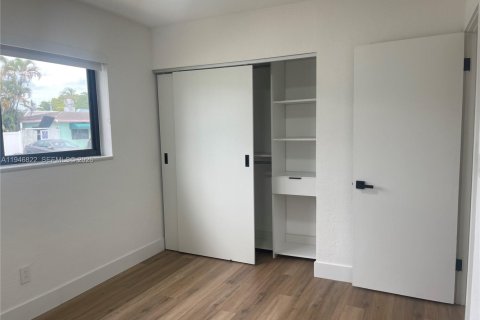 Снять в аренду виллу или дом в Холливуд, Флорида 3 спальни, 115.29м2, № 2005302 - фото 18