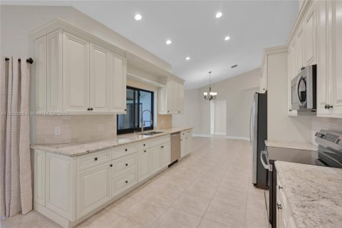 Снять в аренду виллу или дом в Корал-Спрингс, Флорида 5 спален, 263.29м2, № 1977087 - фото 12