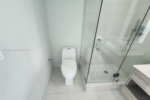 Condo in Miami, Florida, 2 bedrooms  № 1744045 - photo 12