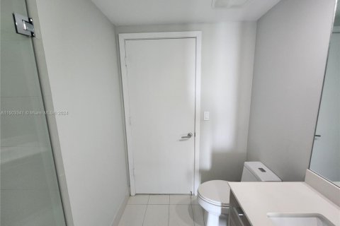 Condo in Miami, Florida, 2 bedrooms  № 1744045 - photo 8
