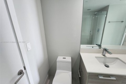 Condo in Miami, Florida, 2 bedrooms  № 1744045 - photo 6