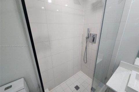 Condo in Miami, Florida, 2 bedrooms  № 1744045 - photo 15