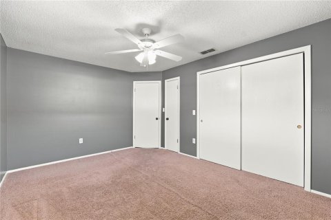 House in New Port Richey, Florida 3 bedrooms, 148.18 sq.m. № 2198858 - photo 30
