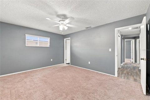 House in New Port Richey, Florida 3 bedrooms, 148.18 sq.m. № 2198858 - photo 26