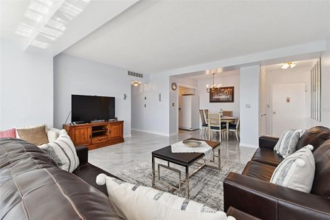 Copropriété à vendre à Clearwater, Floride: 2 chambres, 120.31 m2 № 1628334 - photo 6