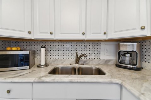 Copropriété à vendre à Clearwater, Floride: 2 chambres, 120.31 m2 № 1628334 - photo 11