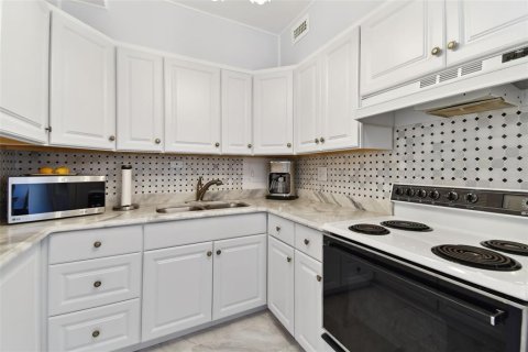 Copropriété à vendre à Clearwater, Floride: 2 chambres, 120.31 m2 № 1628334 - photo 12