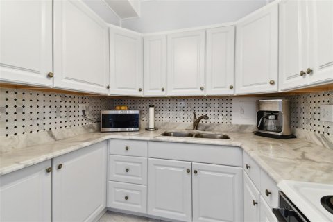 Copropriété à vendre à Clearwater, Floride: 2 chambres, 120.31 m2 № 1628334 - photo 13