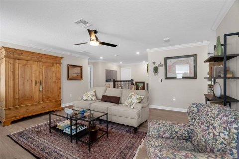 House in Clermont, Florida 5 bedrooms, 303.05 sq.m. № 2275651 - photo 27