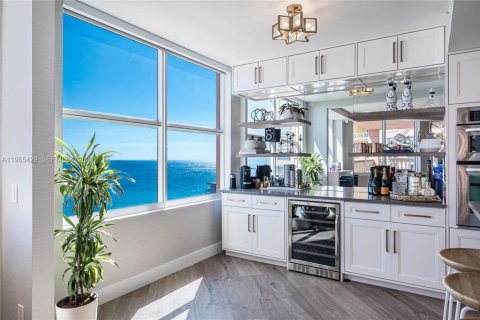 Condo in Fort Lauderdale, Florida, 3 bedrooms  № 2081207 - photo 11