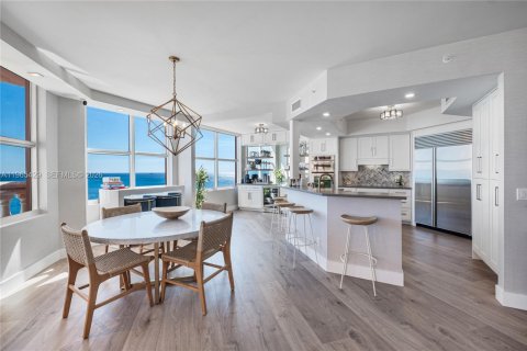 Condo in Fort Lauderdale, Florida, 3 bedrooms  № 2081207 - photo 14