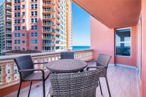 Condo in Fort Lauderdale, Florida, 3 bedrooms  № 2081207 - photo 25
