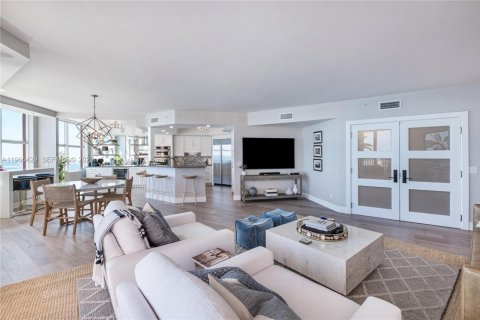 Condo in Fort Lauderdale, Florida, 3 bedrooms  № 2081207 - photo 10