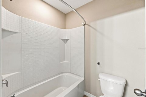 Casa en venta en Spring Hill, Florida, 4 dormitorios, 264.21 m2 № 2157899 - foto 27