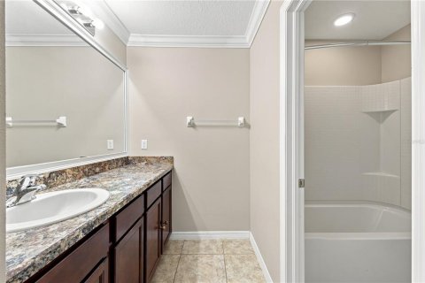Casa en venta en Spring Hill, Florida, 4 dormitorios, 264.21 m2 № 2157899 - foto 25
