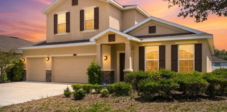 Casa en Spring Hill, Florida 4 dormitorios, 264.21 m2 № 2157899