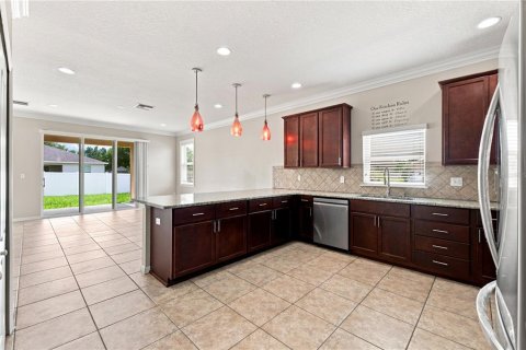 Casa en venta en Spring Hill, Florida, 4 dormitorios, 264.21 m2 № 2157899 - foto 8