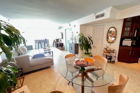 Condominio en venta en Miami Beach, Florida, 2 dormitorios, 87.33 m2 № 1875187 - foto 19