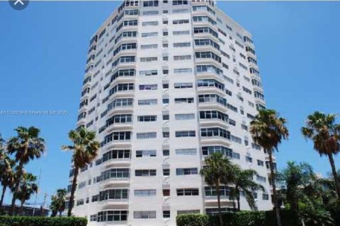Condominio en venta en Miami Beach, Florida, 2 dormitorios, 87.33 m2 № 1875187 - foto 1