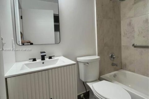 Villa ou maison à vendre à Sunrise, Floride: 2 chambres, 86.86 m2 № 1954823 - photo 11