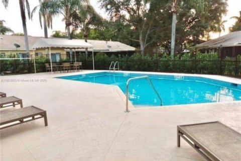 Villa ou maison à vendre à Sunrise, Floride: 2 chambres, 86.86 m2 № 1954823 - photo 13