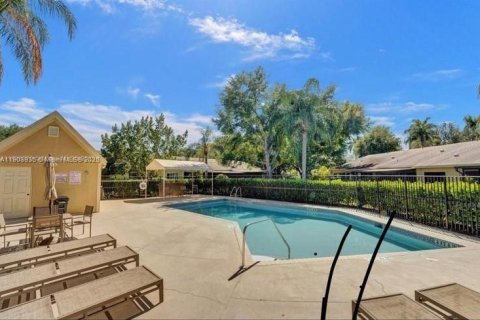 Villa ou maison à vendre à Sunrise, Floride: 2 chambres, 86.86 m2 № 1954823 - photo 16