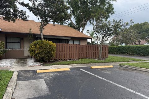 Casa en alquiler en Sunrise, Florida, 2 dormitorios, 88.63 m2 № 2009114 - foto 16