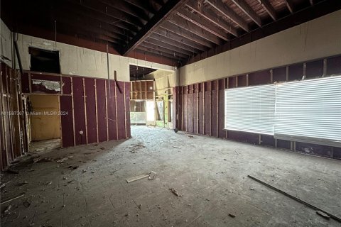 Commercial property in Hollywood, Florida № 1753234 - photo 3