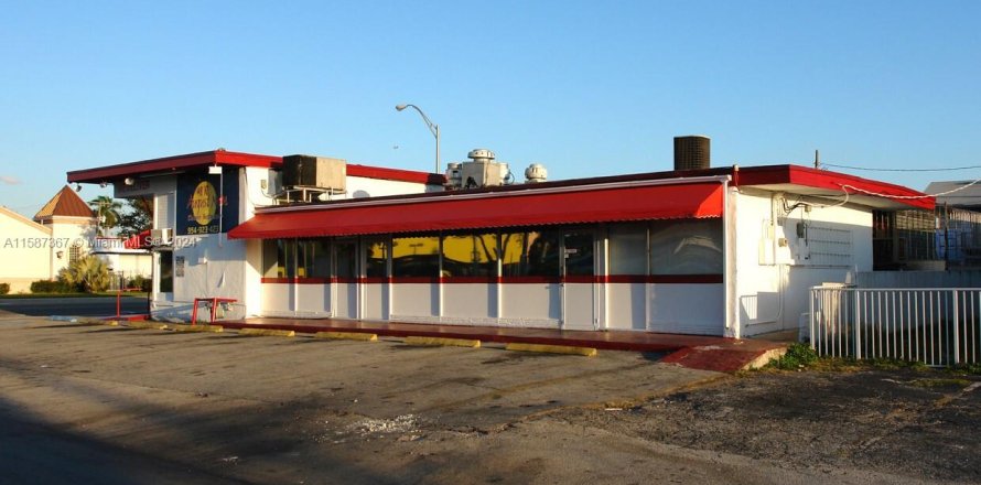 Commercial property in Hollywood, Florida № 1753234