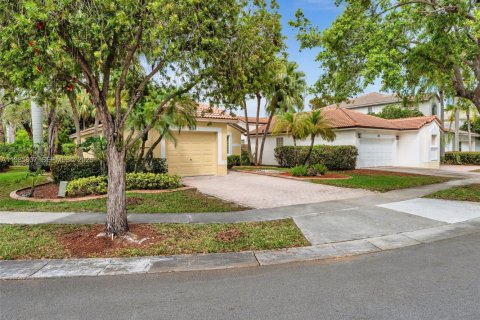 House in Pembroke Pines, Florida 3 bedrooms, 131.55 sq.m. № 2066081 - photo 3