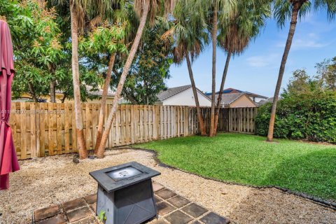 House in Pembroke Pines, Florida 3 bedrooms, 131.55 sq.m. № 2066081 - photo 19