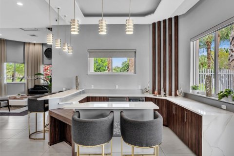 House in Pembroke Pines, Florida 3 bedrooms, 131.55 sq.m. № 2066081 - photo 24