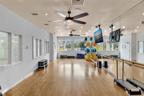 House in Pembroke Pines, Florida 3 bedrooms, 131.55 sq.m. № 2066081 - photo 27