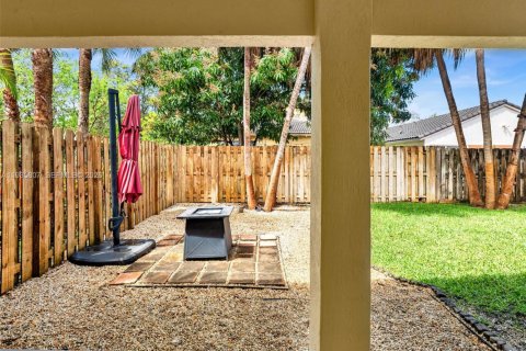 House in Pembroke Pines, Florida 3 bedrooms, 131.55 sq.m. № 2066081 - photo 18