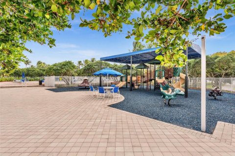 House in Pembroke Pines, Florida 3 bedrooms, 131.55 sq.m. № 2066081 - photo 28