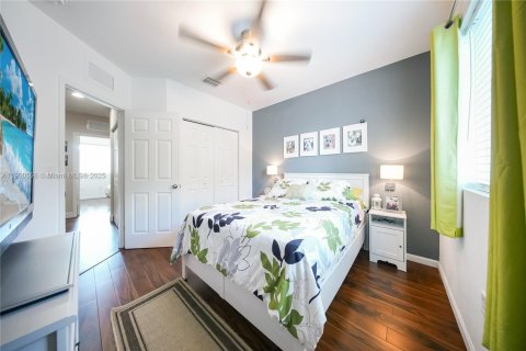 House in Homestead, Florida 5 bedrooms, 221.11 sq.m. № 1953140 - photo 15