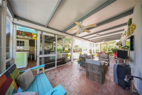House in Homestead, Florida 5 bedrooms, 221.11 sq.m. № 1953140 - photo 30